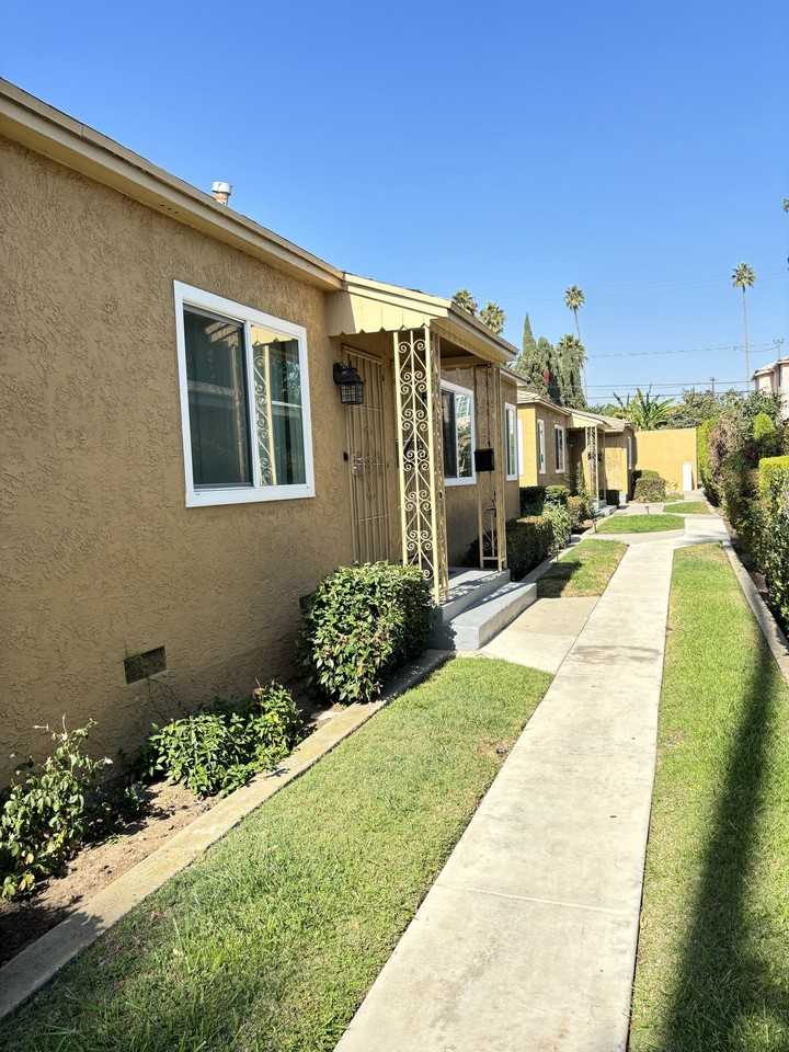 625 E. 97th STREET - Photo 7 of 9