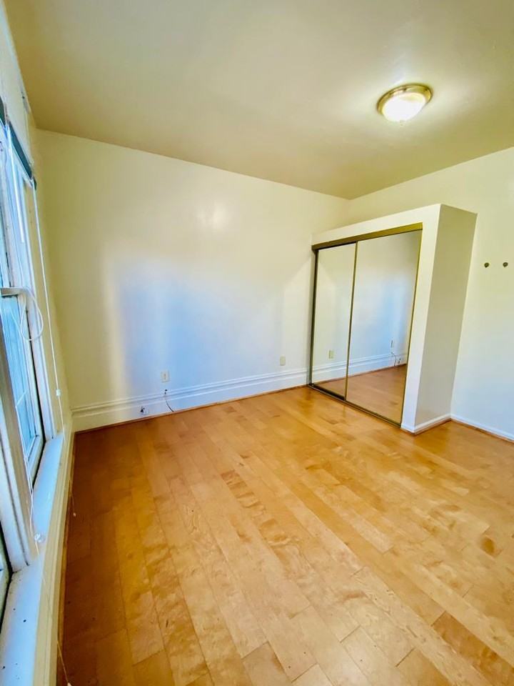 2417 Blake Street - Photo 5 of 11