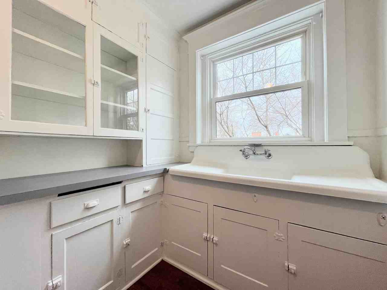 196 Crescent Ave Apt 22a #22A - Photo 5 of 13