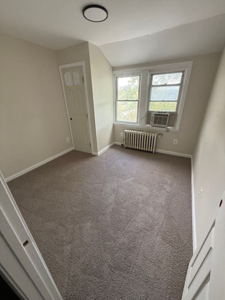 2012 Russell Ave Apt C1 #C1 - Photo 4 of 6
