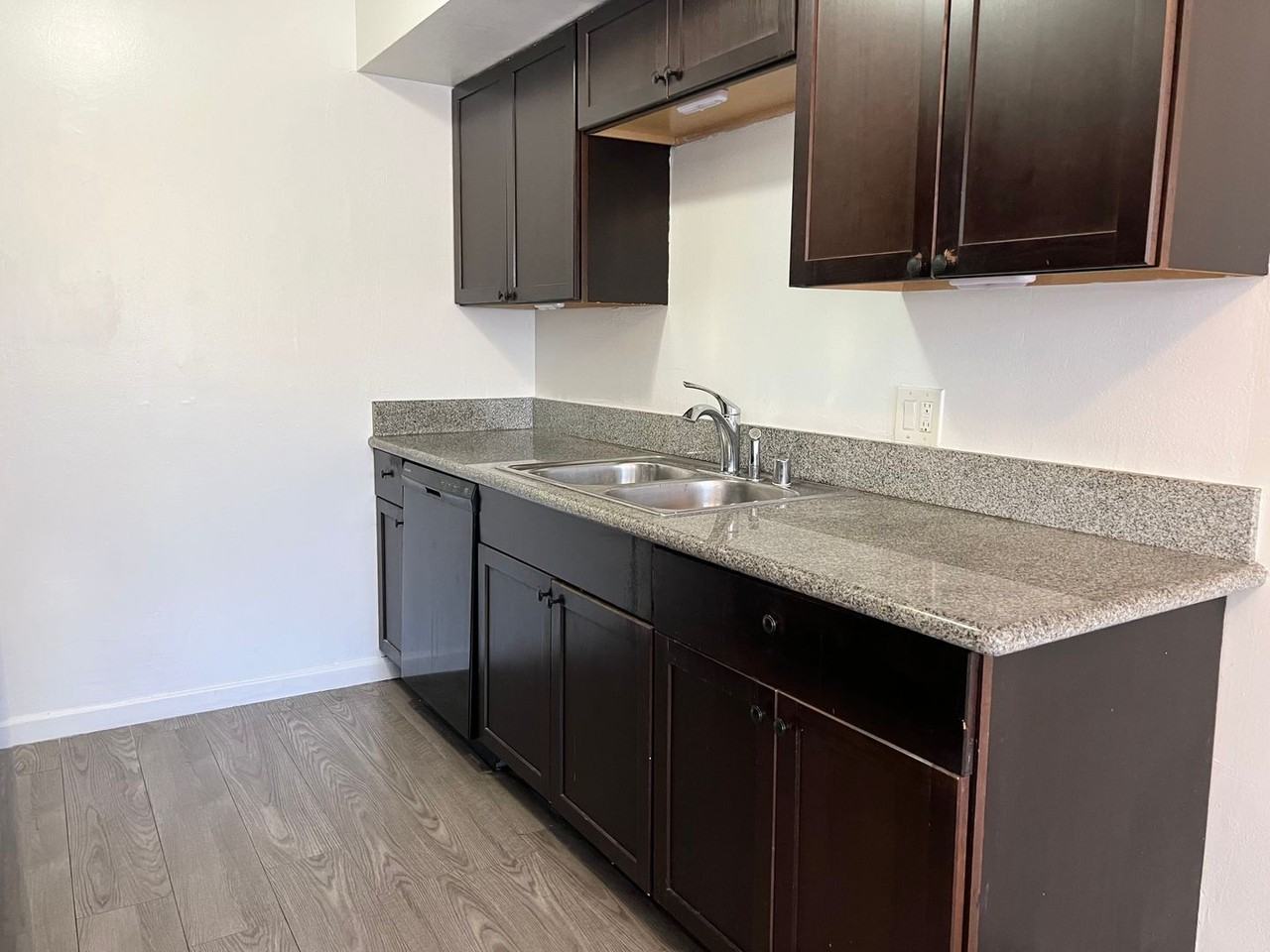 2236 Grand Ave - Photo 5 of 8