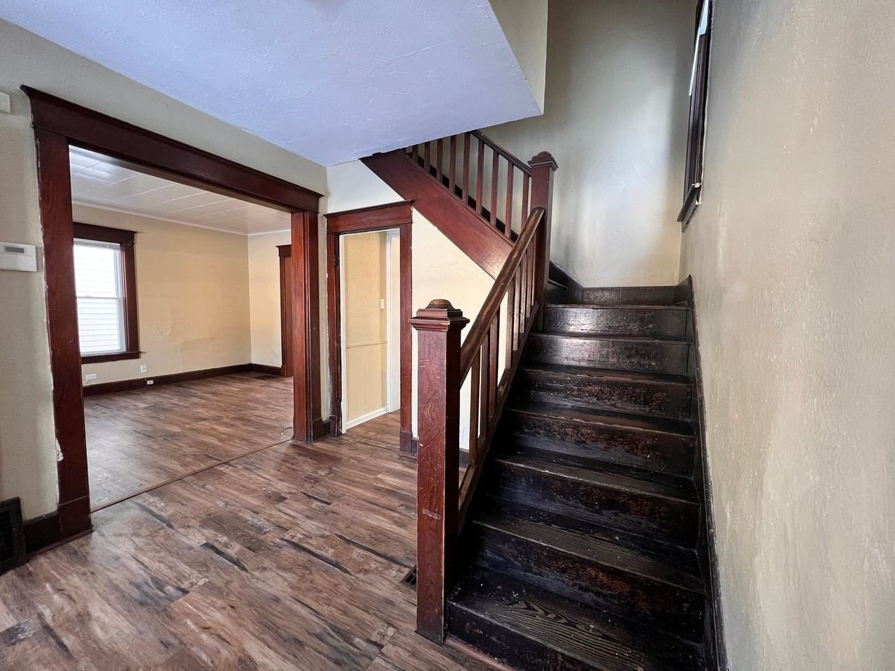 437 Hiett Ave - Photo 2 of 13