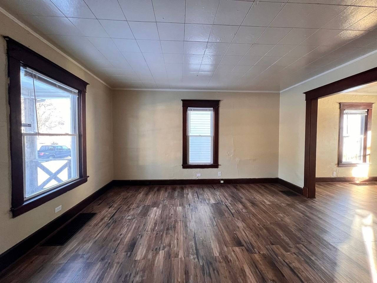 437 Hiett Ave - Photo 3 of 13