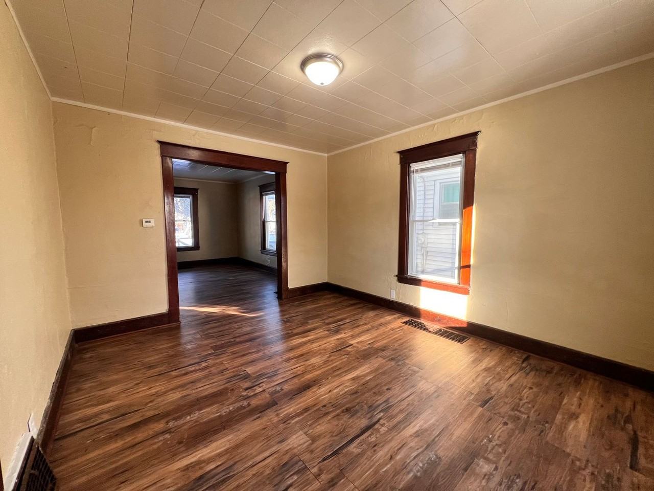 437 Hiett Ave - Photo 4 of 13