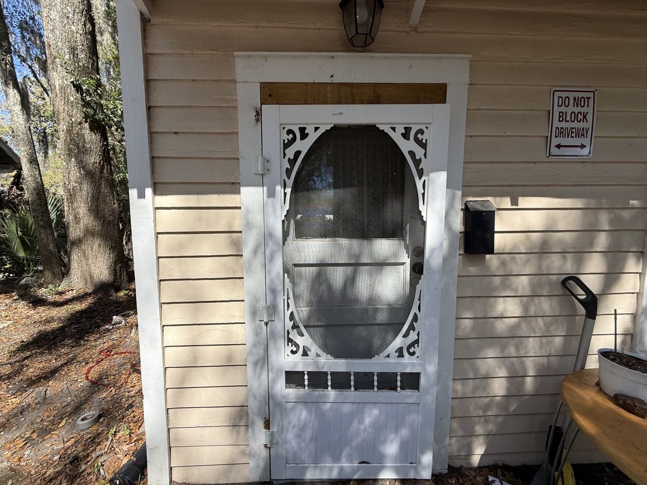 824 East University Avenue - Photo 2 of 37