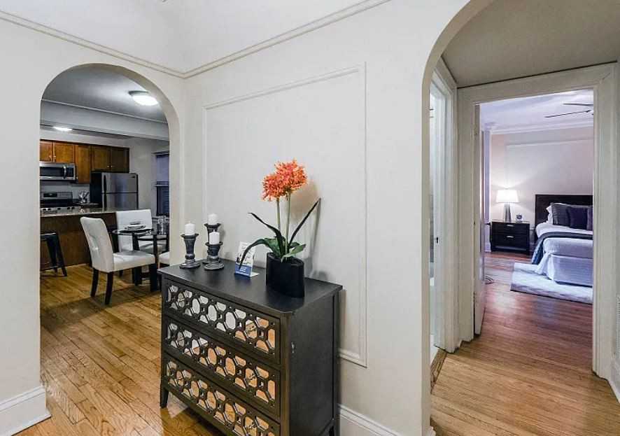 N Dewitt Pl & E Chestnut St - Photo 6 of 18