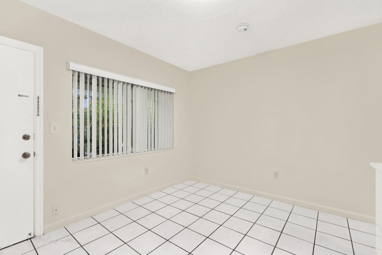 426 Santander Ave. - Photo 3 of 13