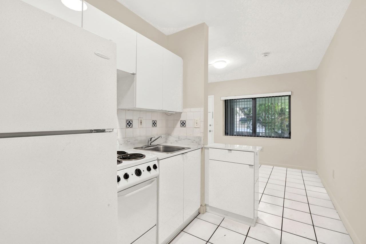 426 Santander Ave. - Photo 6 of 13