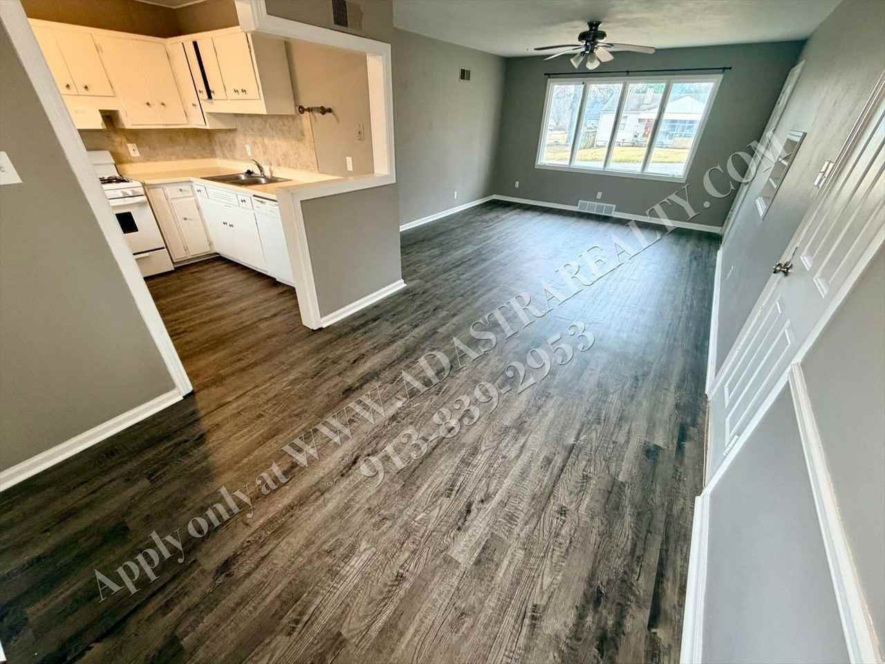 9706 E 65th Ter - Photo 6 of 17