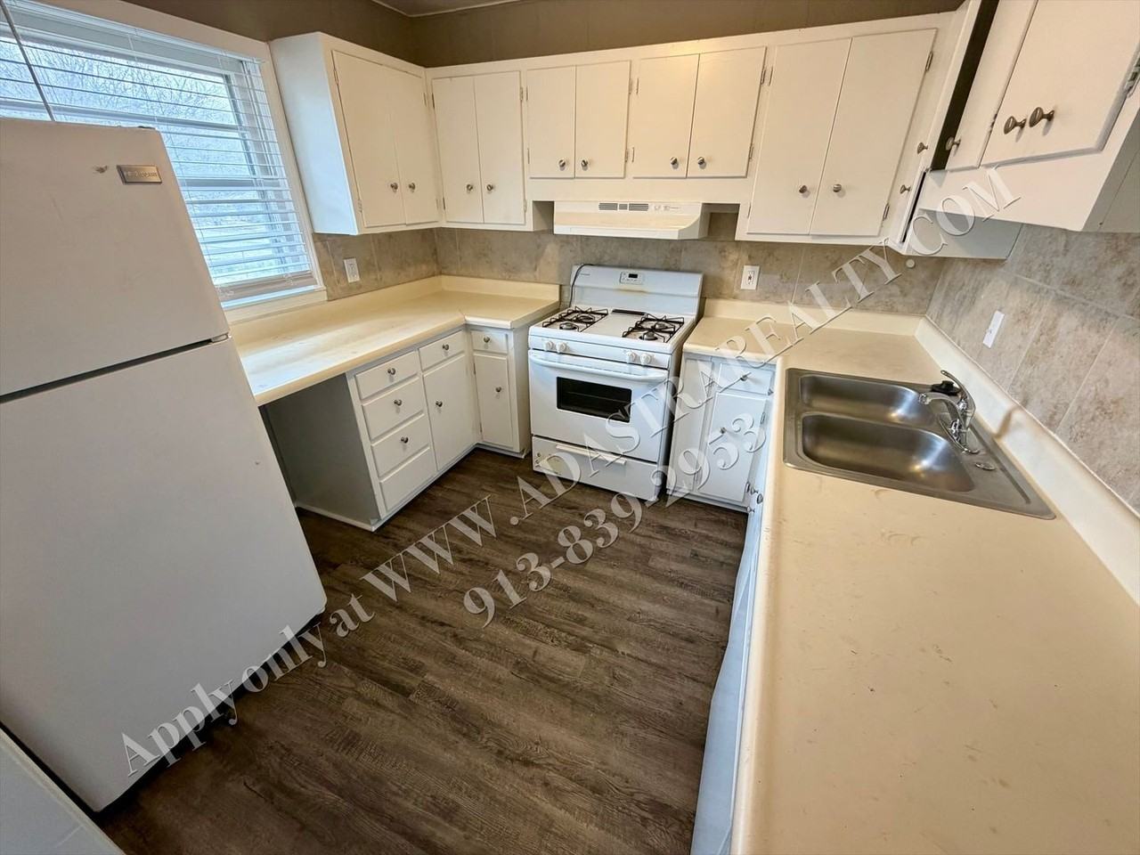 9706 E 65th Ter - Photo 7 of 17