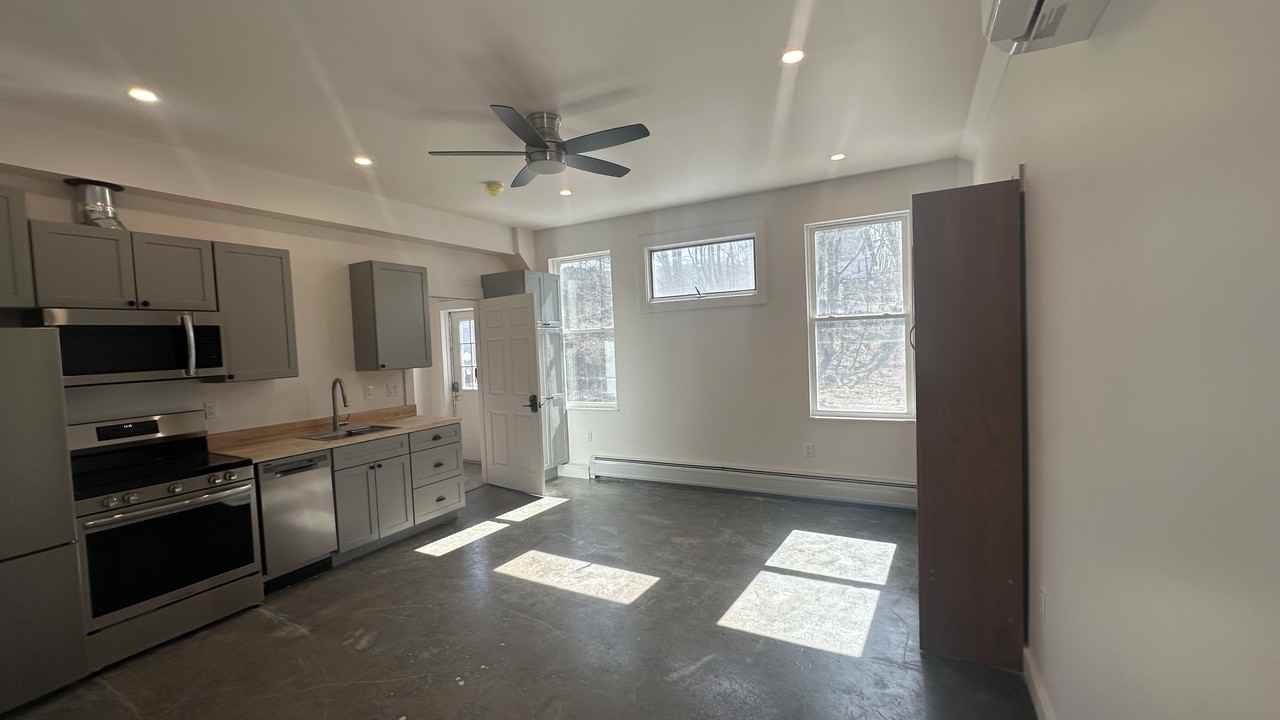 9 Johnson Lane - Photo 3 of 9