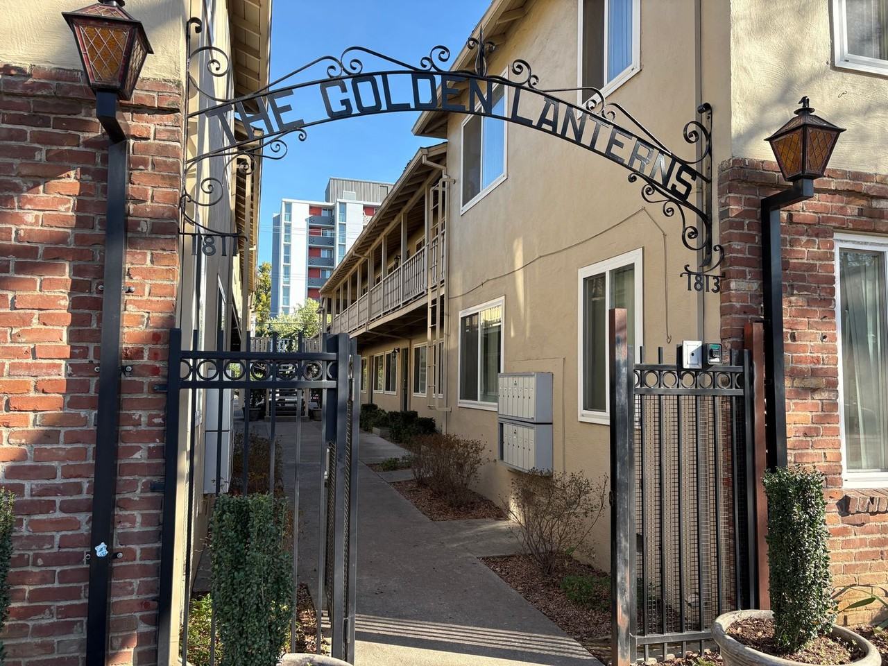 Golden Lantern Apartments - Photo 6 of 26