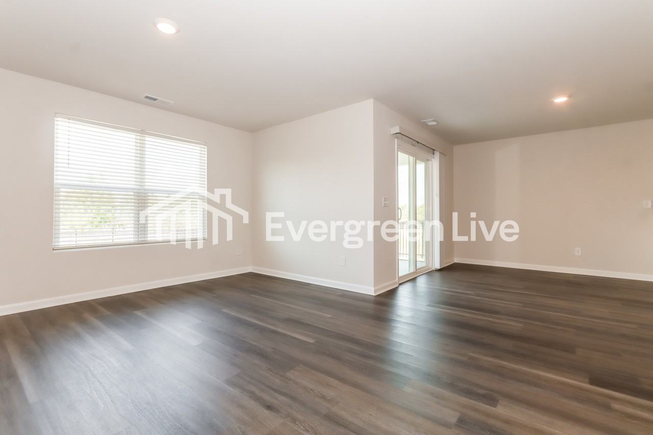 1224 Beechridge Ct - Photo 4 of 16