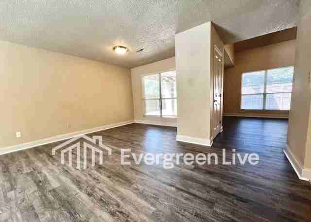 104 Aleron Ct - Photo 2 of 13