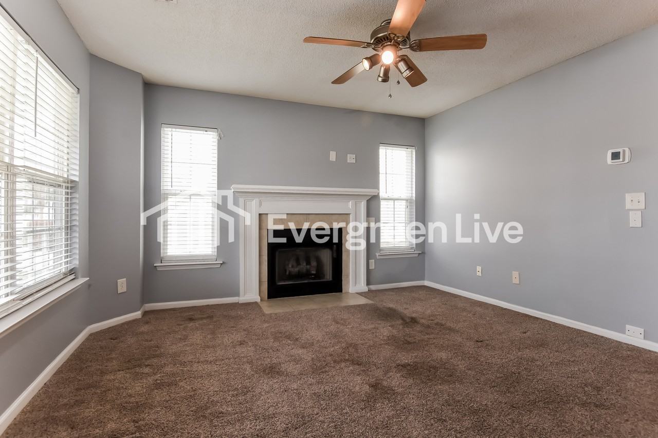 4905 Lighthouse Ct - Photo 3 of 15