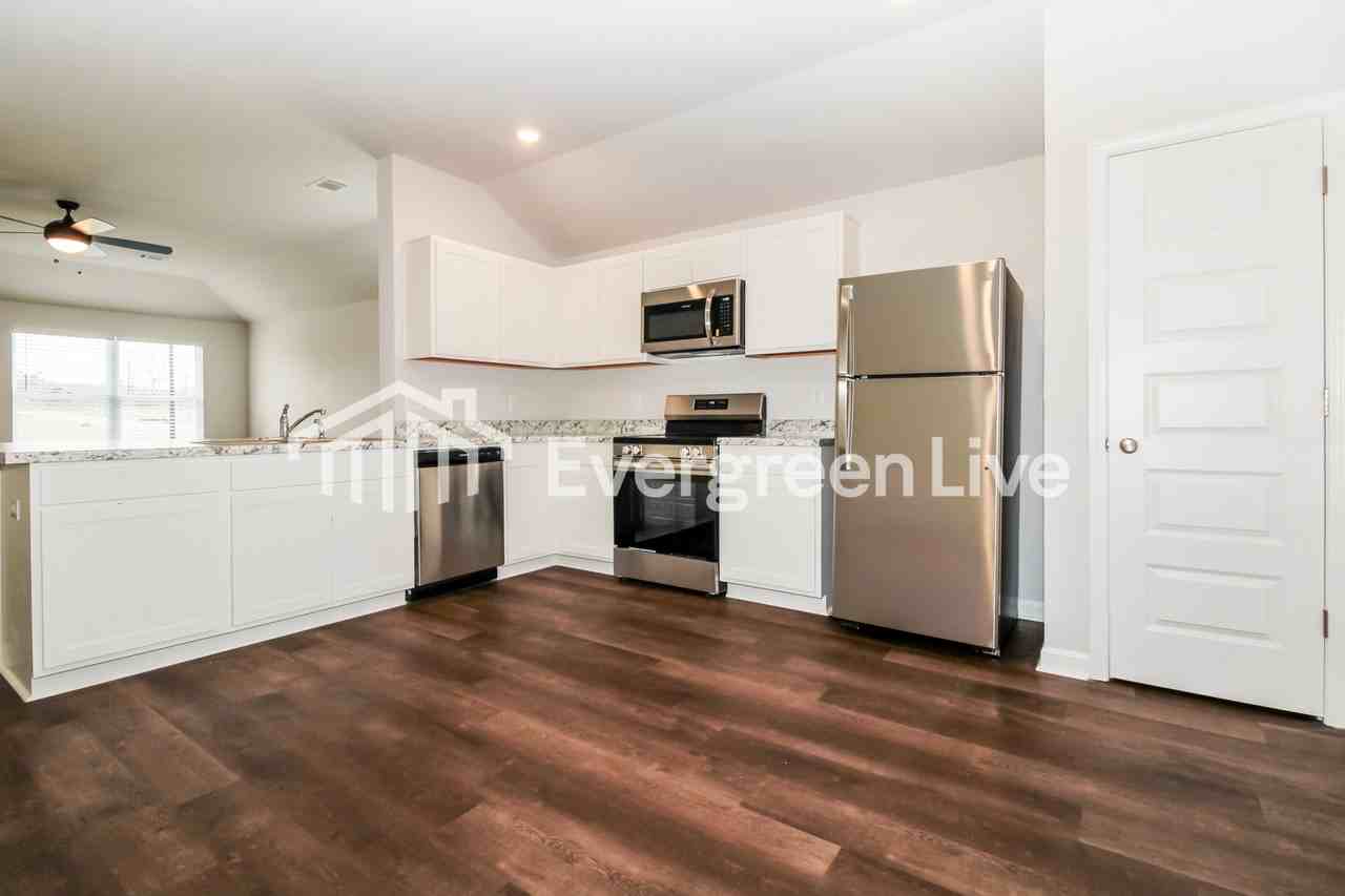 11241 Snapdragon Cove - Photo 7 of 13