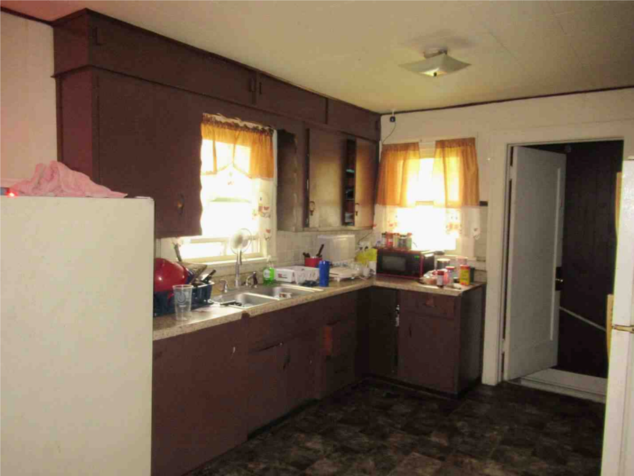 618 W 22nd St - Photo 2 of 5