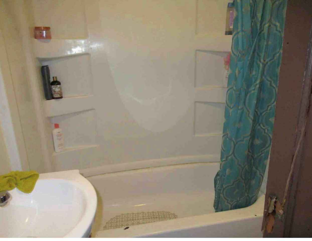 618 W 22nd St - Photo 4 of 5