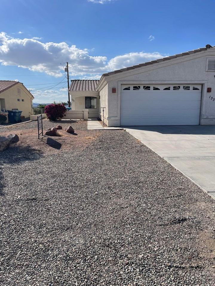 1335 Lake Havasu Ave N - Photo 3 of 26