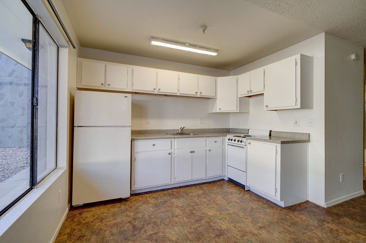 3949 E Monte Vista Drive - Photo 4 of 8