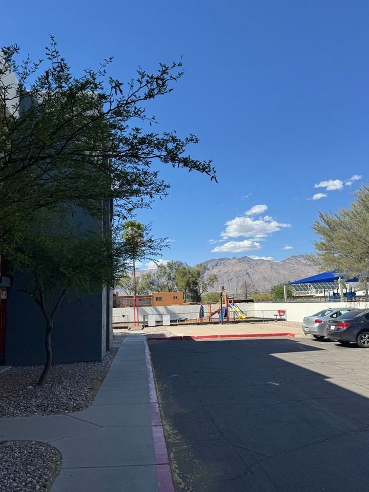 3949 E Monte Vista Drive - Photo 7 of 8