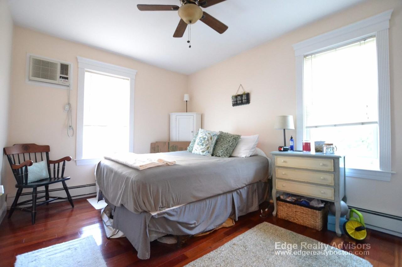 7 Delaware Pl #3 - Photo 4 of 12