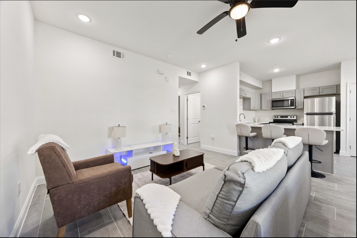 9129 Brandon St - Photo 3 of 15