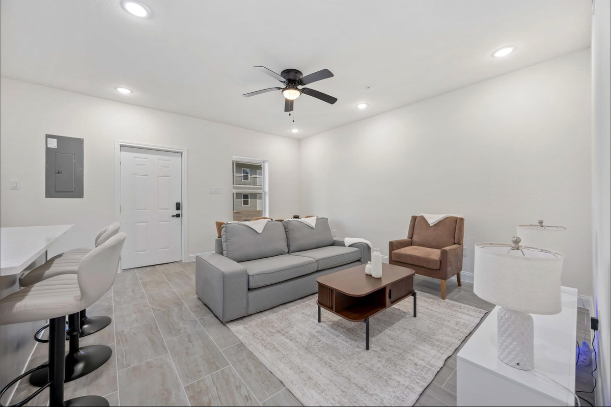 9129 Brandon St - Photo 6 of 15