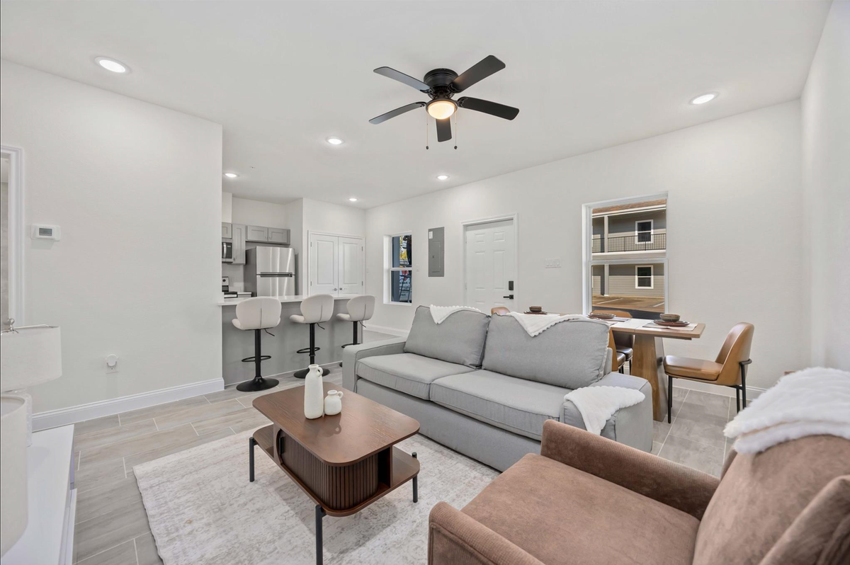 9129 Brandon St - Photo 7 of 15