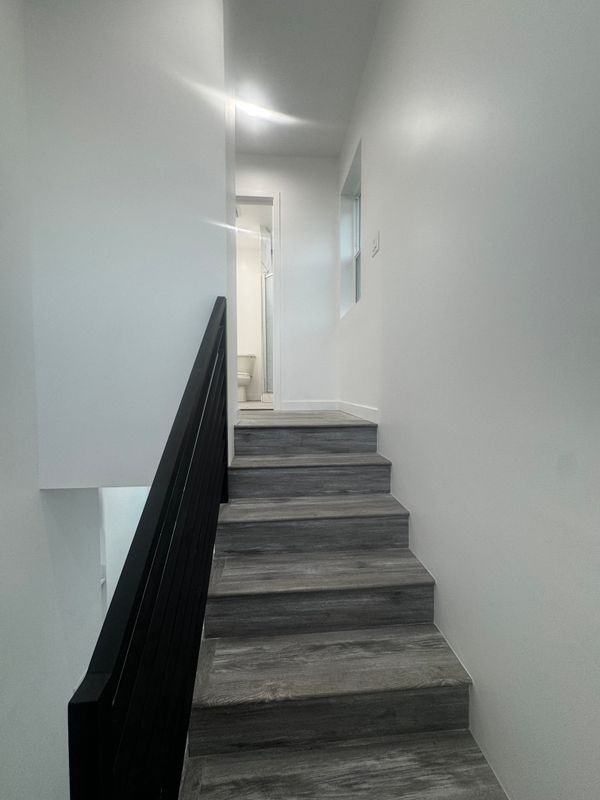 617 Mott St - Photo 2 of 7