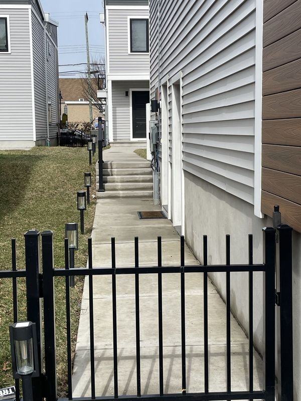 1142B Springwood Ave - Photo 2 of 21