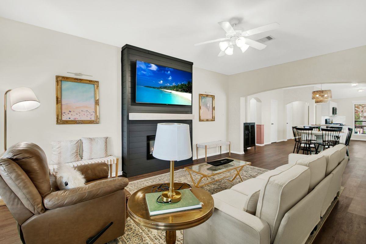 11415 Hemington Dr - Photo 2 of 7