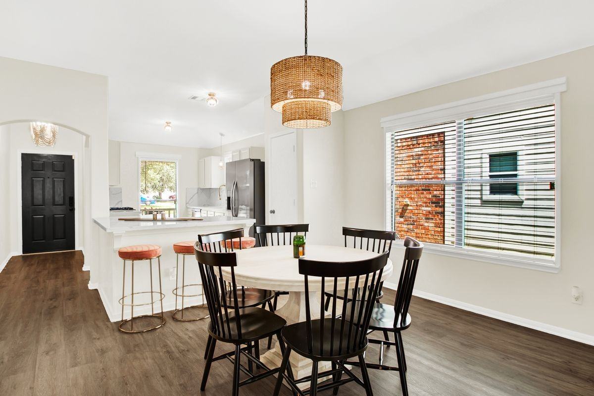 11415 Hemington Dr - Photo 3 of 7