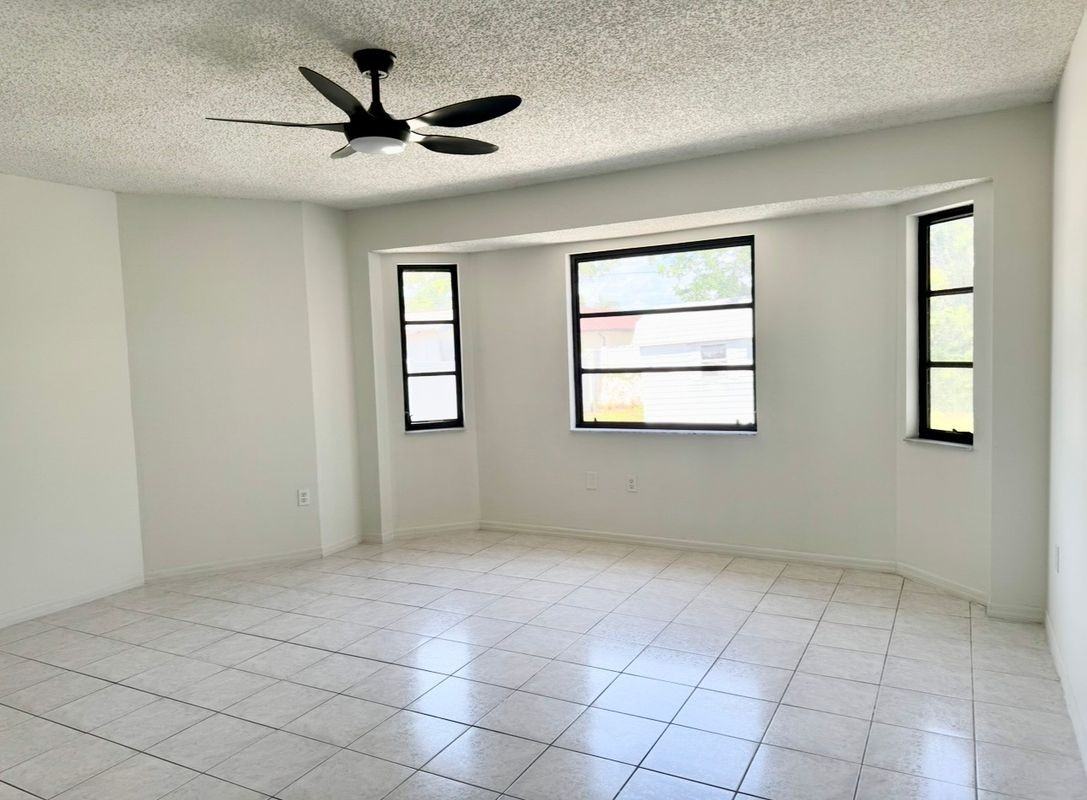 2391 Briarwood St - Photo 6 of 13