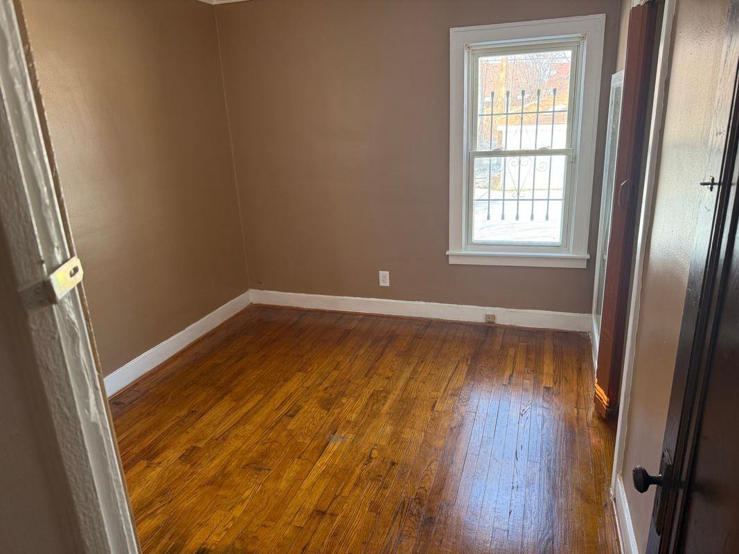 12637 Chelsea St - Photo 5 of 7