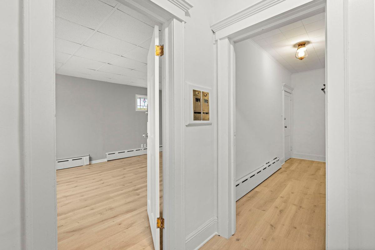 736 2nd St - Photo 5 of 20