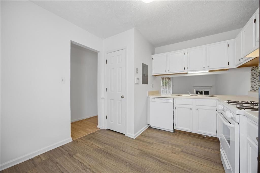 4066 Heritage Valley Ct - Photo 5 of 20