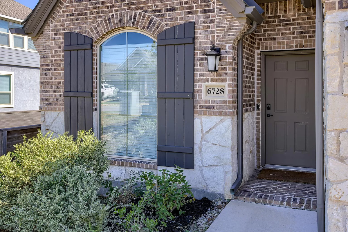 6728 Llano Stage Trl - Photo 2 of 40