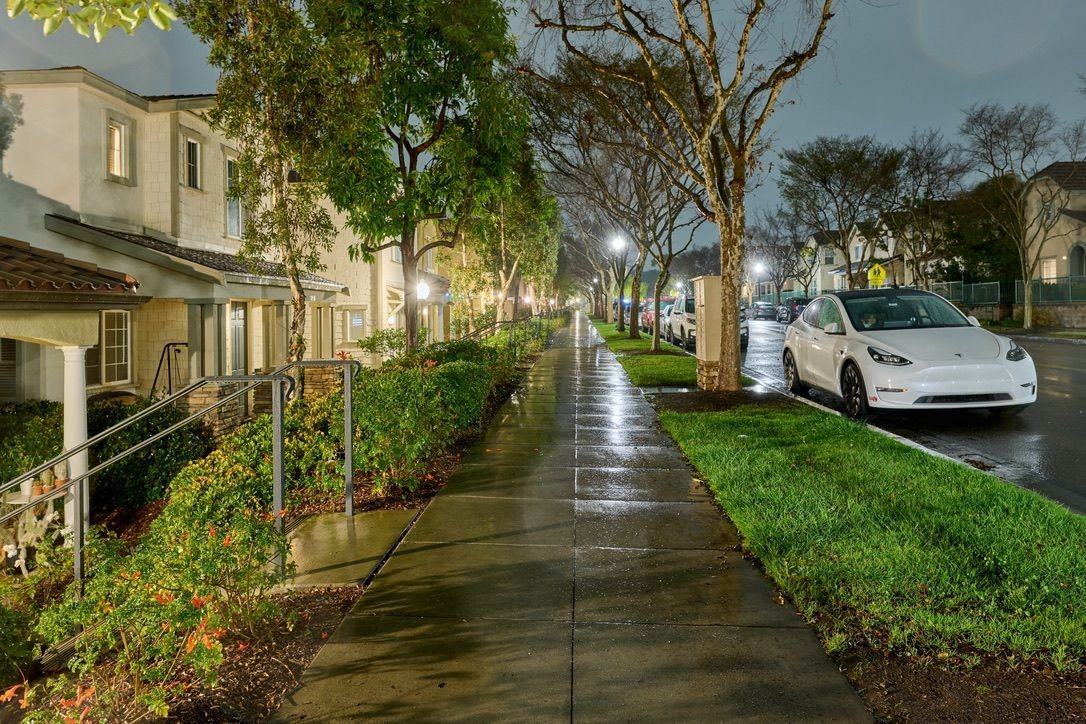 1246 Mc Fadden Dr - Photo 2 of 3