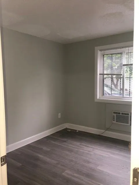 5035 D St Se - Photo 3 of 7