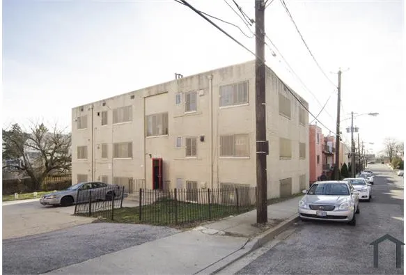 5035 D St Se - Photo 6 of 7