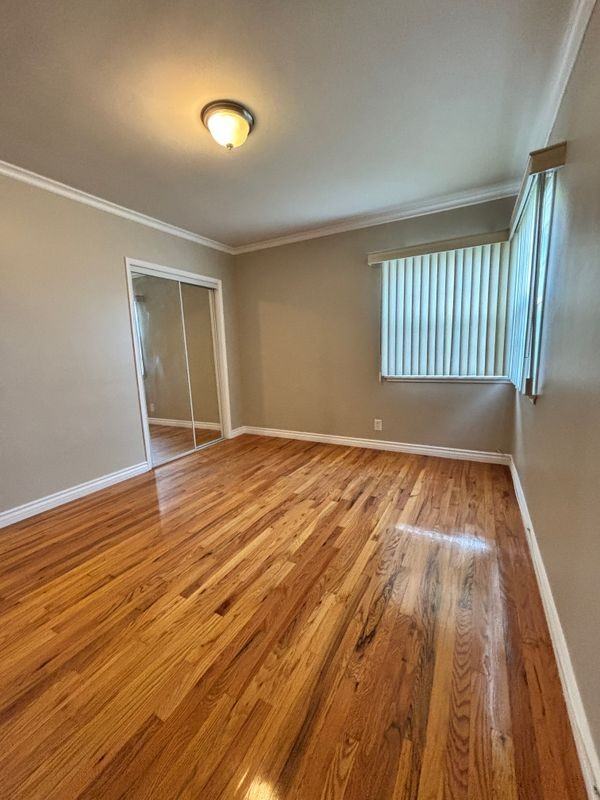 344 N Spruce St - Photo 3 of 6