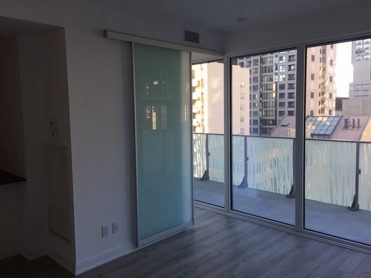 42 Charles Street East #1008 - Photo 5 of 8