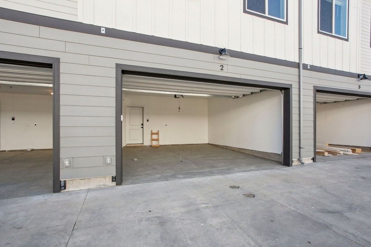 Alpine Crossing Townhomes - Photo 5 of 8