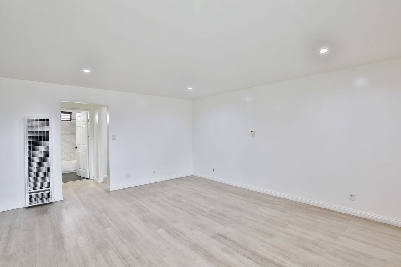 1881 Jefferson Blvd - Photo 4 of 13