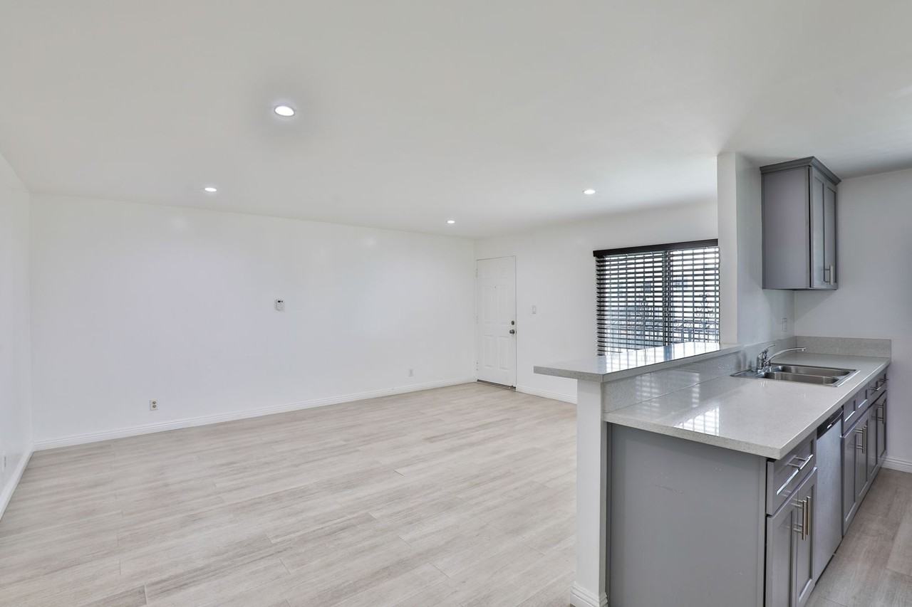 1881 Jefferson Blvd - Photo 5 of 13