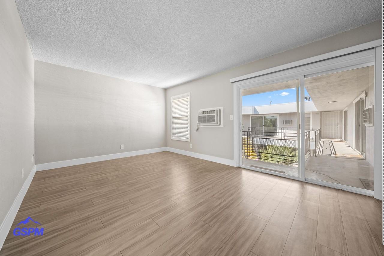 3635 College Ave - Photo 6 of 18