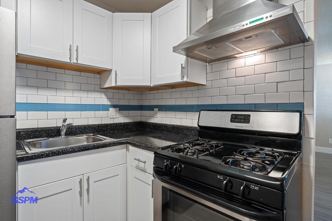 3635 College Ave - Photo 7 of 18