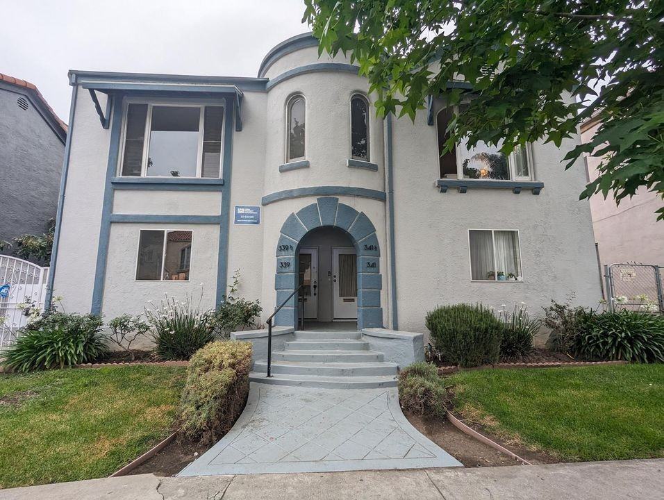 339 N Orange Gro - Photo 2 of 6