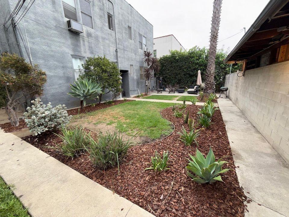 339 N Orange Gro - Photo 6 of 6